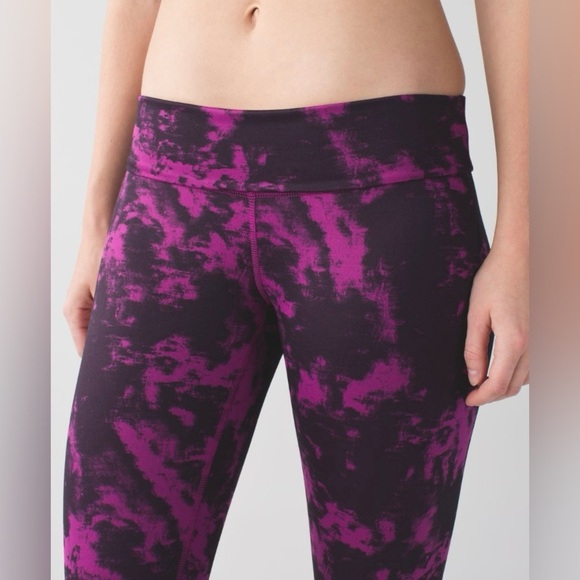 Lululemon Wunder Under Crop II Tie Dye Leggings Size 4 Regal Plum Black - Picture 5 of 11